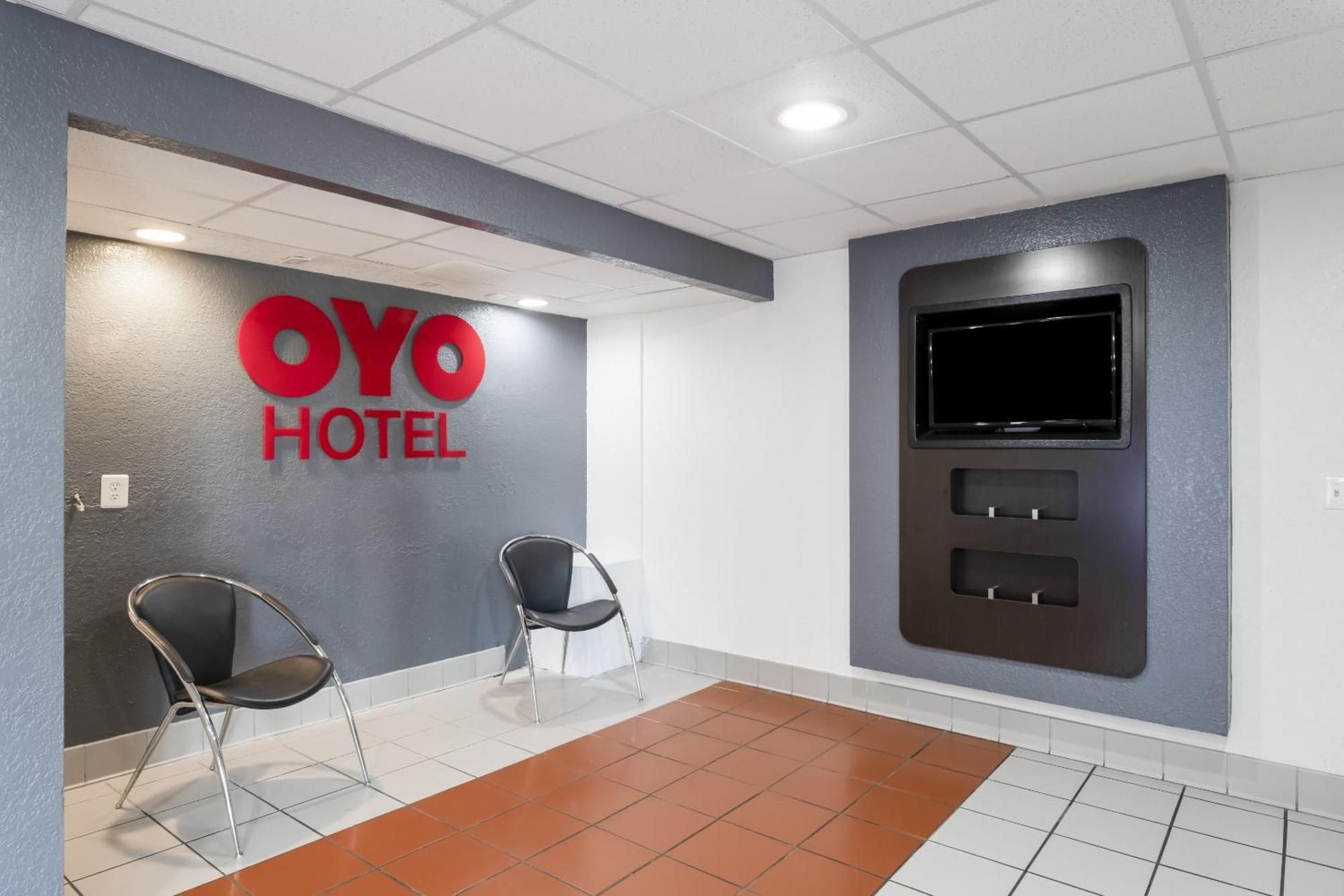 Oyo Hotel Houston Katy Freeway Exterior photo